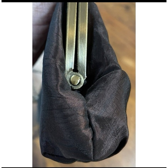 Unbranded brown evening bag with chain strap embellished flower front - Picture 4 of 7